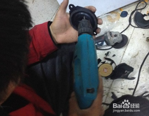 来给自己的车上更换一下新的音响试试效果