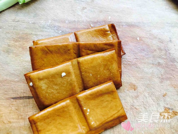 青椒炒香干的做法