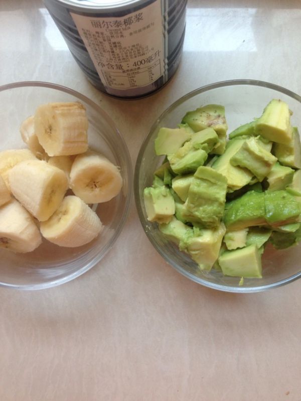 牛油果椰汁酸奶