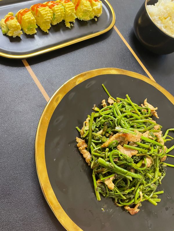 蕨菜炒肉东北菜