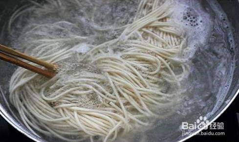 如何巧用食盐处理生活中的小问题(厨房篇)