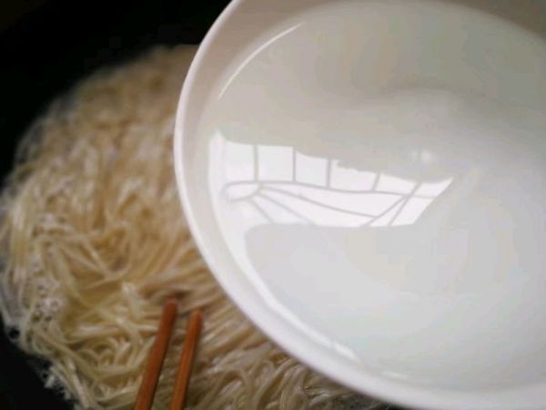 麻辣卤汤牛肉面