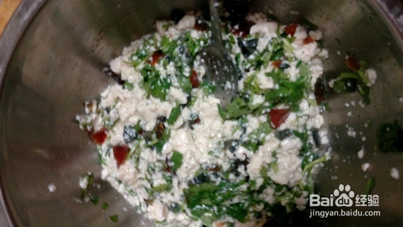 简单：松花蛋拌豆腐