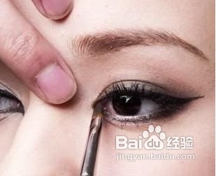 内眼线持久10小时的秘诀