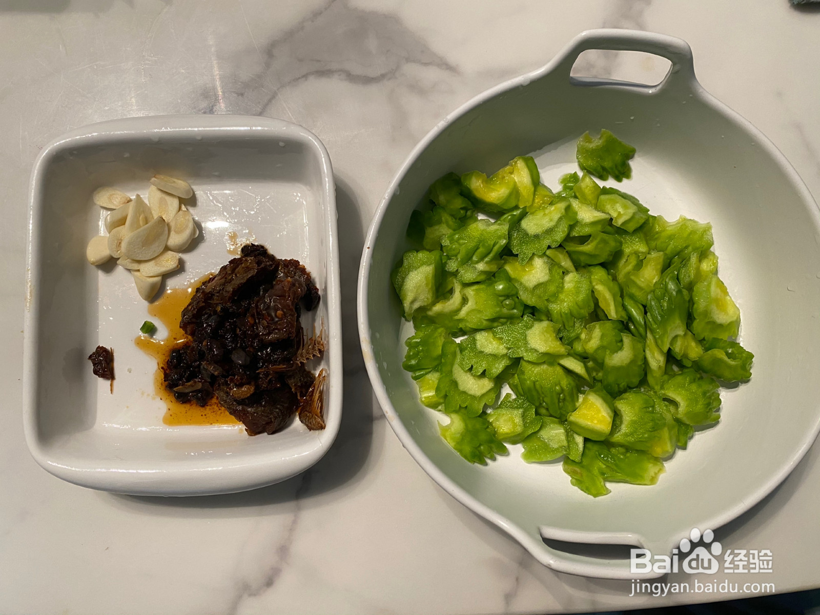 豆豉鲮鱼炒苦瓜快手菜的做法