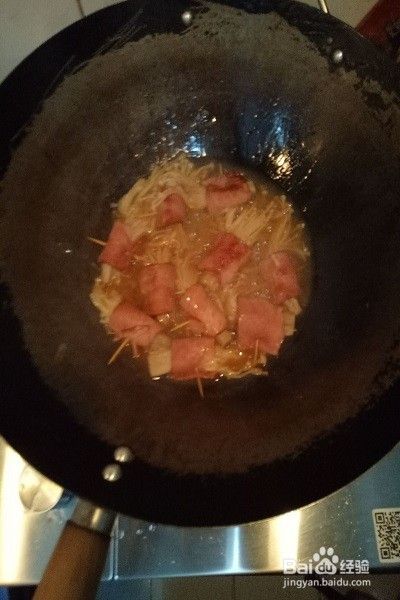 如何做一道下饭菜--培根金针菇卷