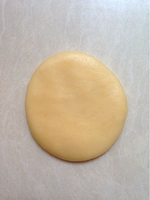 紫薯椰蓉蛋黄月饼