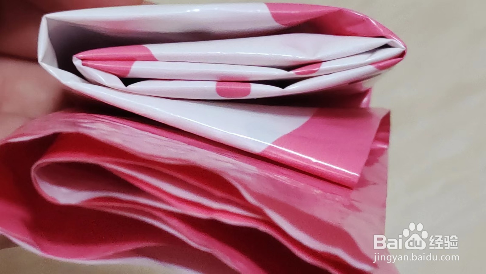 如何将乱糟糟的塑料袋利用起来?