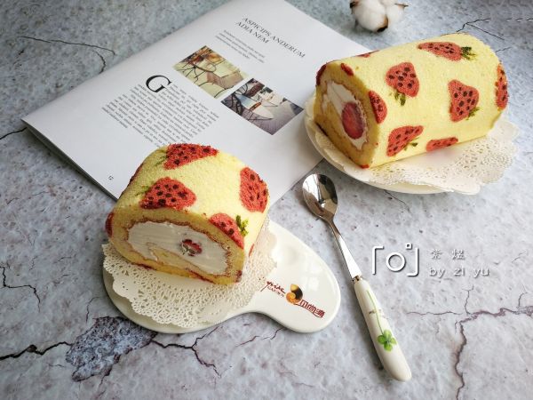 彩绘草莓蛋糕卷