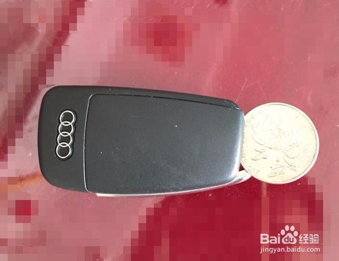 奥迪a3车钥匙怎么换电池