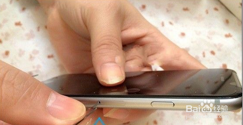 iphone6使用技巧：[23]iphone6怎样打开卡槽