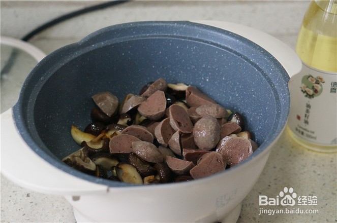 怎么做香菇冻豆腐焖牛肉丸