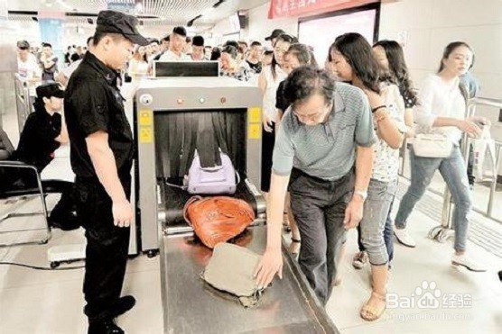 高铁站不卖站台票，如何进站送客人