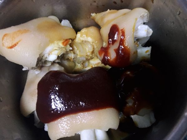 韩式辣酱烤猪手