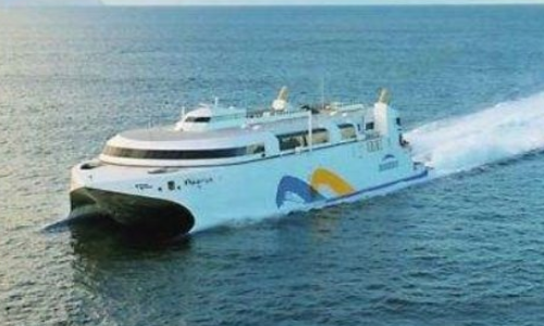 轮船的速度每小时多少千米