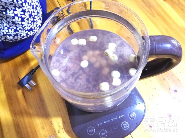 红枣莲子养生粥