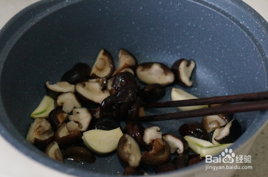 怎么做香菇豆腐焖牛肉丸