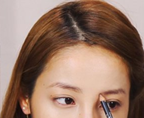 混血深邃眼妆化妆教程