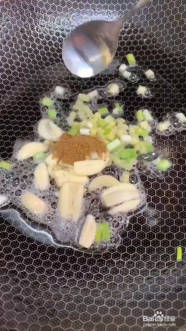 如何自制美味好吃的金针菇酿尖椒