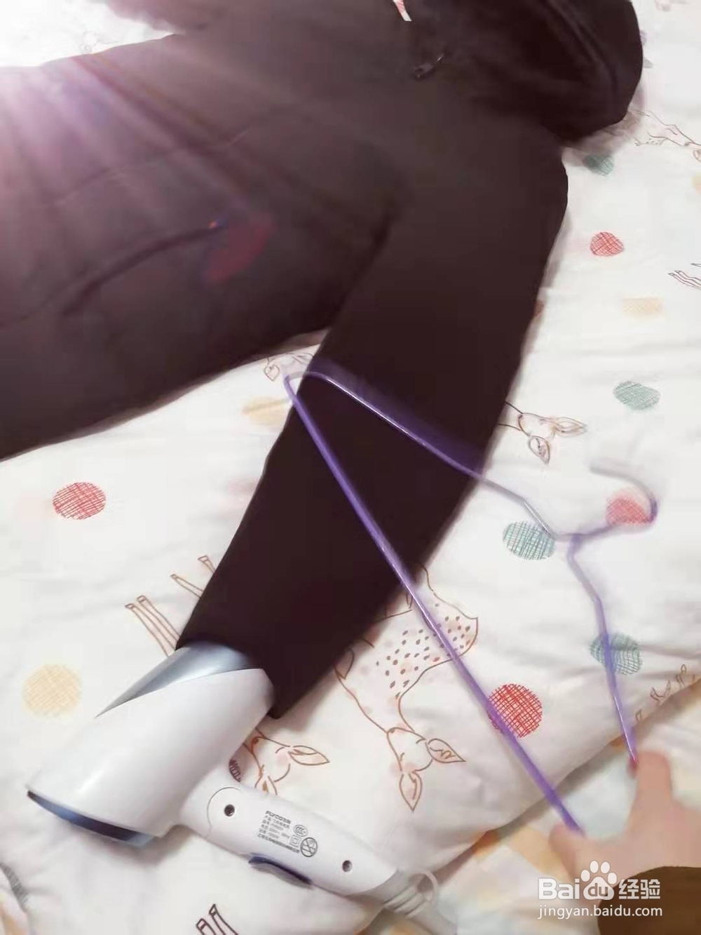 冬天，羽绒服洗完晾晒干后羽绒起坨