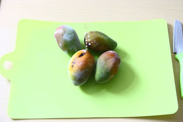 芒果水蜜桃白兰地鸡尾酒