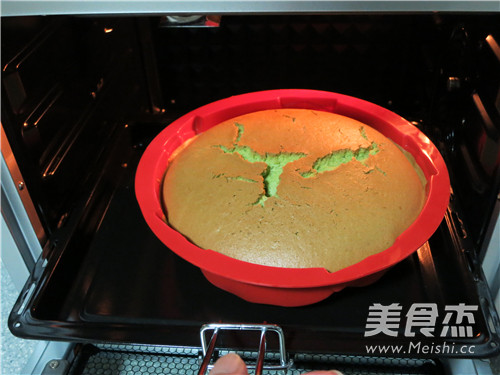 美丽的玫瑰花戚风蛋糕