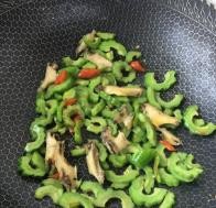 如何做苦瓜炒鲍鱼
