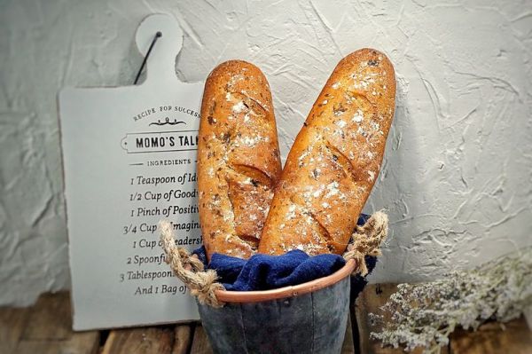 红酒葡萄种黑裸麦面包