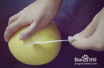 怎么把柚子从柚子皮里掏出来