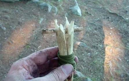 图解野外捕鱼工具--鱼叉的制作