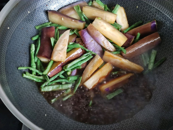 家常豆角烧茄子