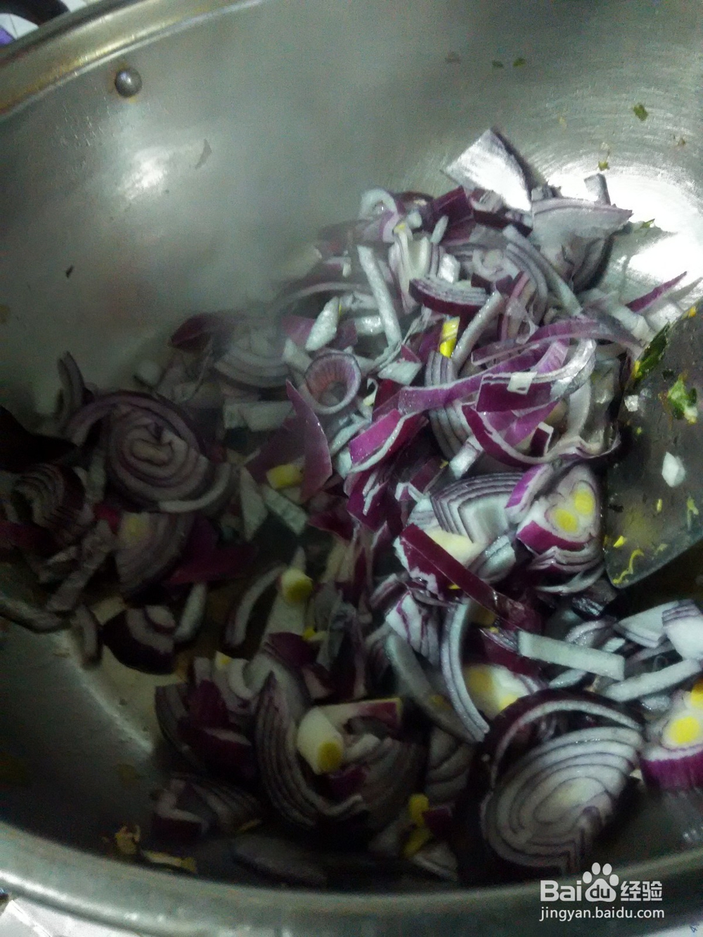 风干肠炒紫洋葱香菜