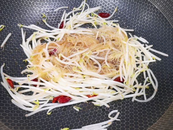 韭菜豆芽炒粉丝