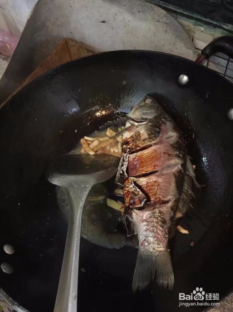 红烧鲫鱼的简单做法，好吃！
