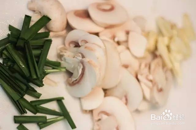 手撕包菜、口蘑卷心菜、包菜的美味做法!