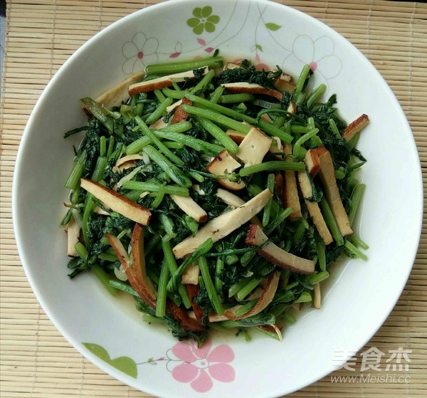茼蒿炒豆干的做法