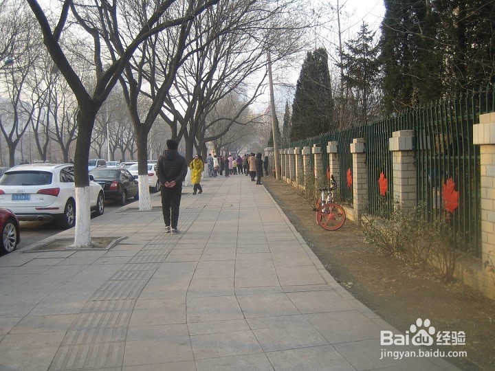 人在外出的时候要怎样安全出行