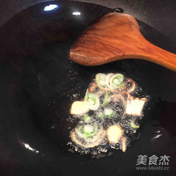 豆芽炒肉丝的做法