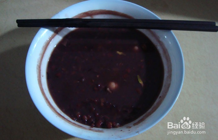 如何教孩子学会做莲子红豆粥
