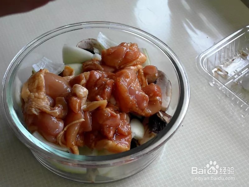 怎样做出家常菜系列之蘑菇蒸鸡