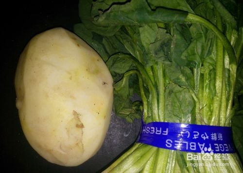素菜菠菜炖土豆的做法