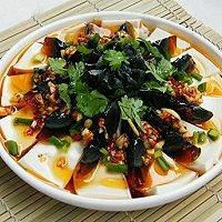 如何制作蛋黄酱皮蛋拌豆腐
