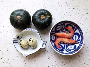 怎么做鹌鹑蛋鲜虾贝贝小南瓜盅