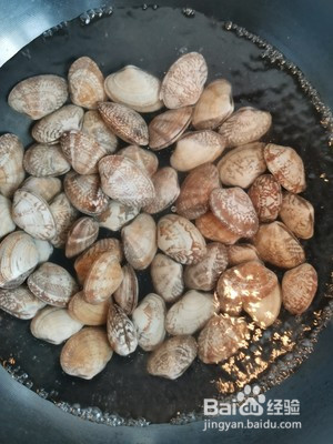 葱姜炒花蛤的做法