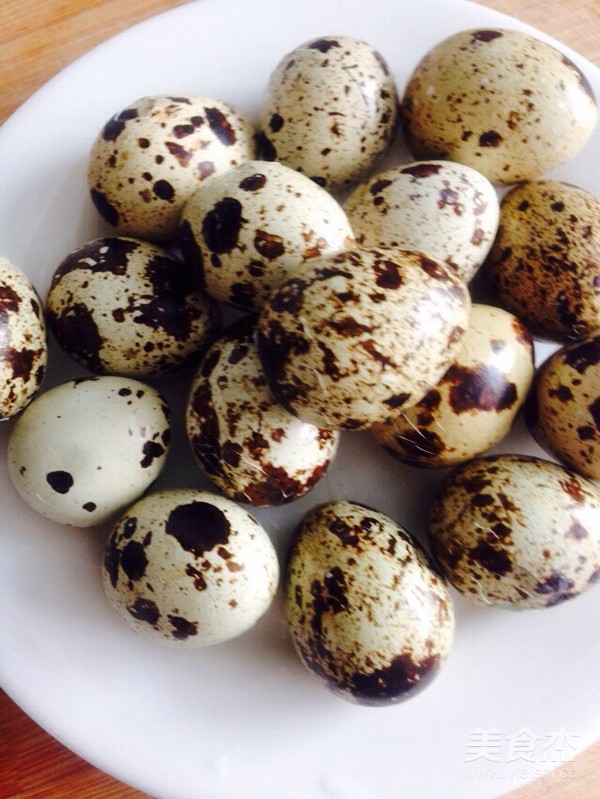 卤鸡蛋鹌鹑蛋猪皮