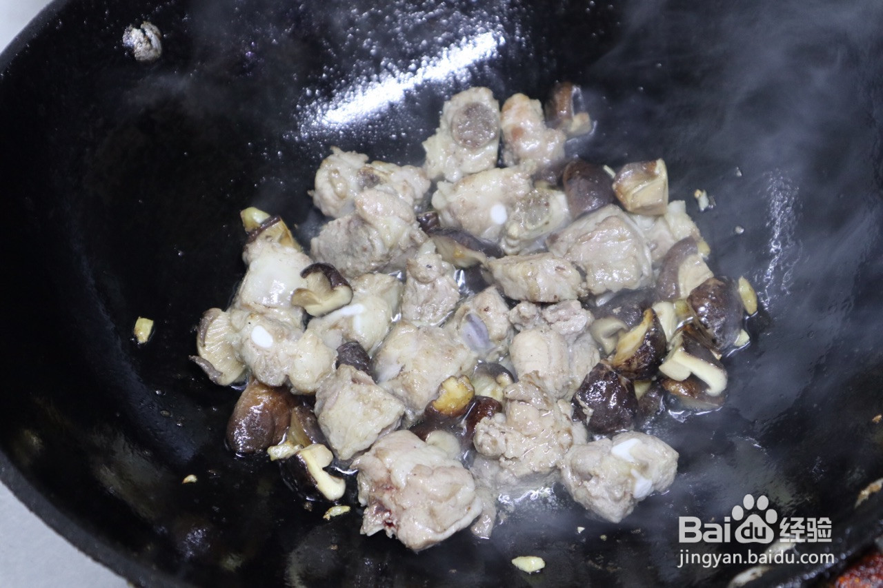 芭蕉叶蒸糯米排骨的做法