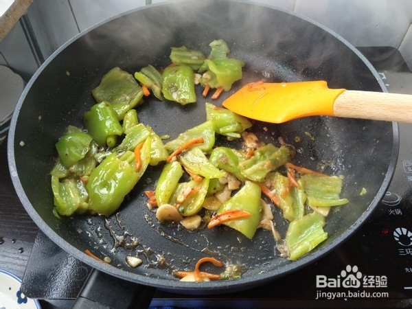 如何制作尖椒肥肠