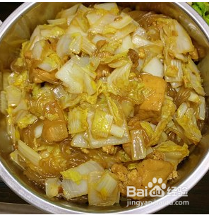 白菜炖粉条加豆腐泡老公最爱吃的