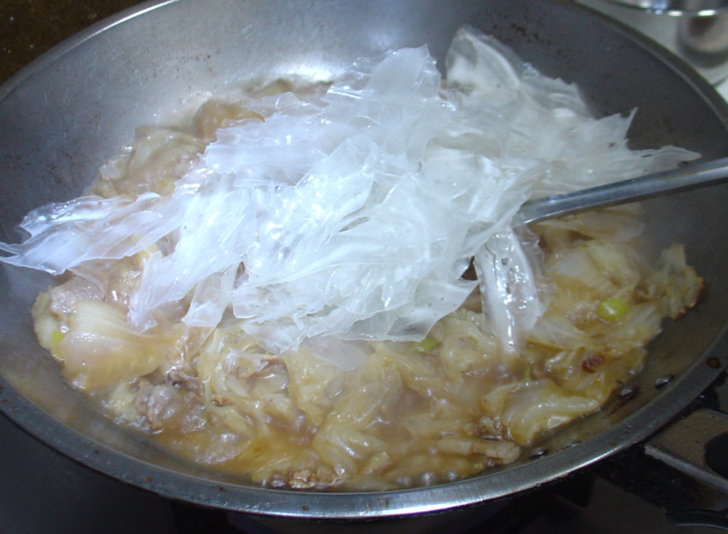 白菜炖山东大粉皮，你知道怎么做吗？