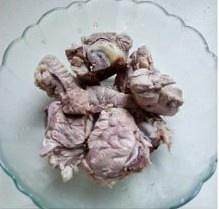 春笋炖排骨的做法